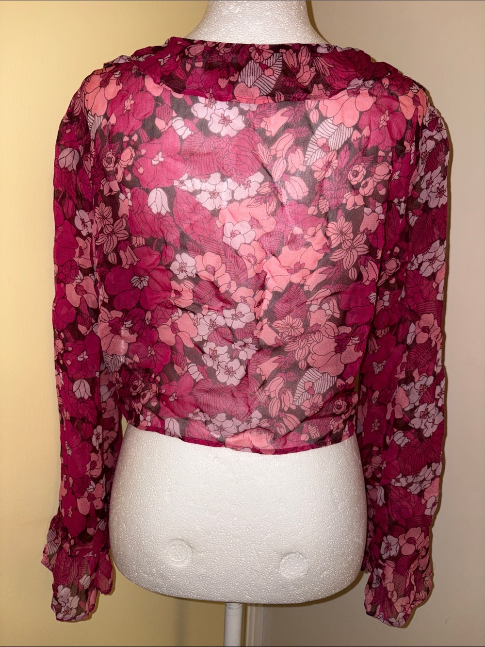 Urban Outfitters Raspberry Floral Tie-Front Cropped Top - Picture 4 of 6